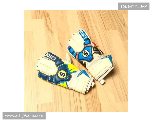 聚焦轻薄足球手套品牌全面解析守门装备前沿创新发展趋势现状